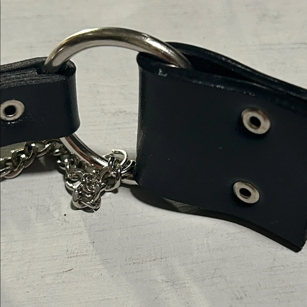 Black Leather & Polished Chrome Bondage Style Women’s Belt, Size Small - Picture 5 of 7